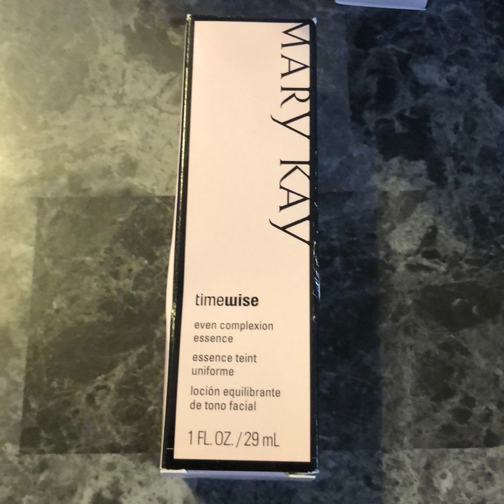 Mary Kay Even Complexion Essence